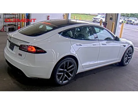 More photos of 2022 Tesla Model S Plaid at Clement Supercenter, MO