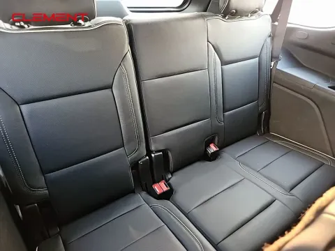 More photos of 2022 GMC Yukon SLT at Clement Supercenter, MO