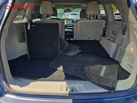 More photos of 2019 Toyota Highlander Limited at Clement Supercenter, MO