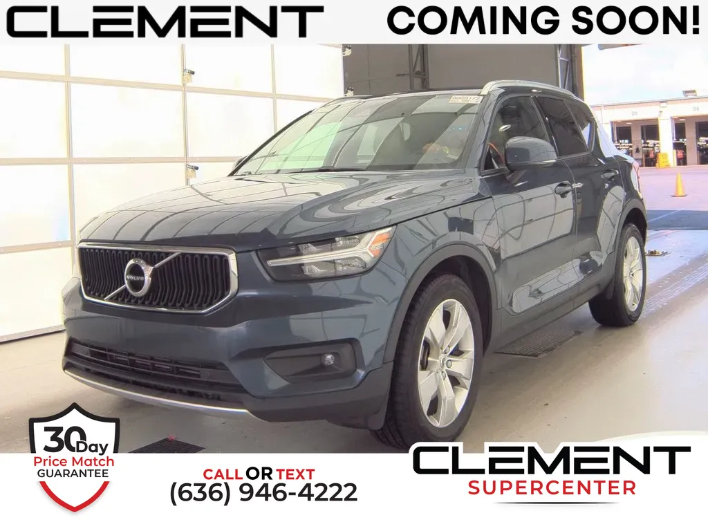 Blue 2022 Volvo XC40 Momentum for sale in Saint Charles, MO