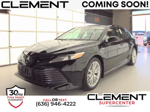 Black 2020 Toyota Camry Hybrid XLE for sale in Saint Charles, MO