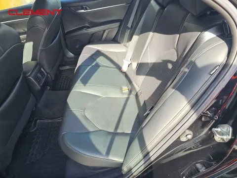 More photos of 2020 Toyota Camry Hybrid XLE at Clement Supercenter, MO