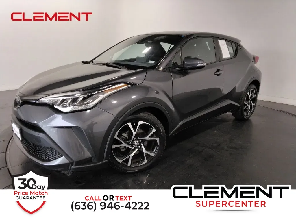 2022 Toyota C-HR XLE's photo