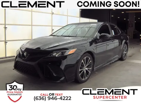 Black 2020 Toyota Camry SE for sale in Saint Charles, MO