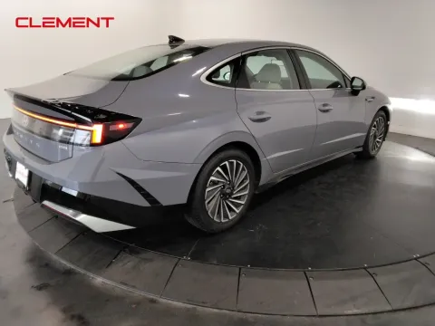 More photos of 2024 Hyundai Sonata Hybrid SEL at Clement Supercenter, MO