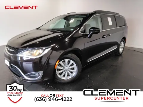 Unknown 2017 Chrysler Pacifica Touring L for sale in Saint Charles, MO