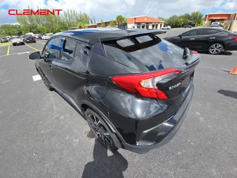 More photos of 2021 Toyota C-HR XLE at Clement Supercenter, MO