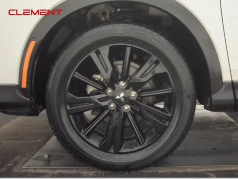 More photos of 2023 Mitsubishi Eclipse Cross LE at Clement Supercenter, MO