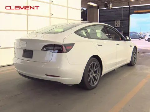 More photos of 2021 Tesla Model 3 Standard Range Plus at Clement Supercenter, MO