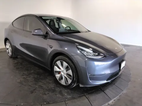 More photos of 2022 Tesla Model Y Long Range at Clement Supercenter, MO