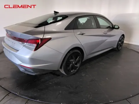 More photos of 2021 Hyundai Elantra SEL at Clement Pre-Owned, MO