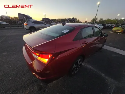 More photos of 2023 Hyundai Elantra SEL at Clement Pre-Owned, MO