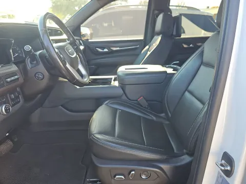 Another view of 2021 GMC Yukon XL Denali for sale in Florissant, MO at Clement Pre-Owned