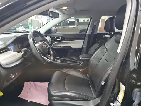 Another view of 2022 Jeep Compass Limited for sale in Florissant, MO at Clement Pre-Owned