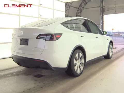 More photos of 2023 Tesla Model Y Long Range at Clement Pre-Owned, MO