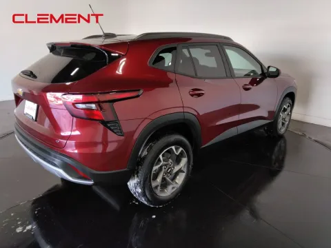 More photos of 2025 Chevrolet Trax LT at Clement Pre-Owned, MO