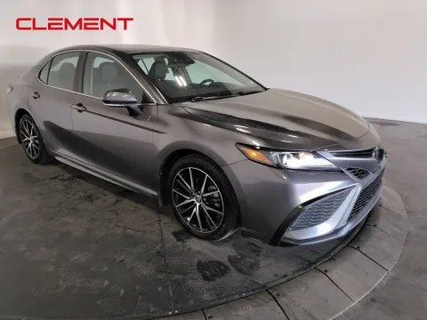More photos of 2023 Toyota Camry SE at Clement Pre-Owned, MO