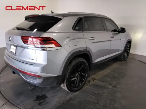 More photos of 2022 Volkswagen Atlas Cross Sport 3.6L V6 SE w/Technology at Clement Pre-Owned, MO
