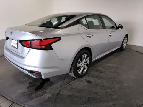 More photos of 2023 Nissan Altima 2.5 S at Clement Pre-Owned, MO