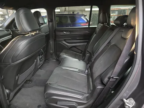 More photos of 2024 Jeep Grand Cherokee L Altitude at Clement Pre-Owned, MO