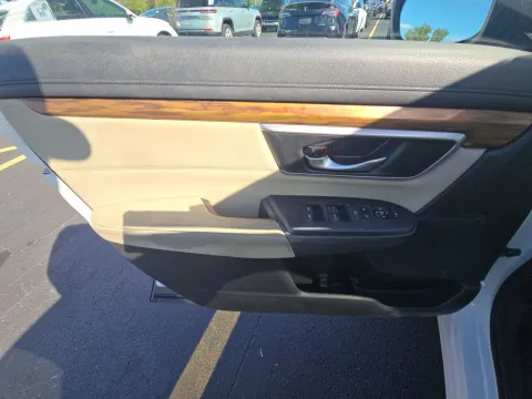 More photos of 2018 Honda CR-V EX at Clement Pre-Owned, MO