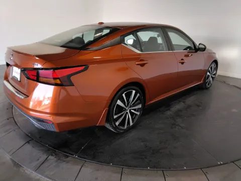 More photos of 2022 Nissan Altima 2.5 SR at Clement Pre-Owned, MO