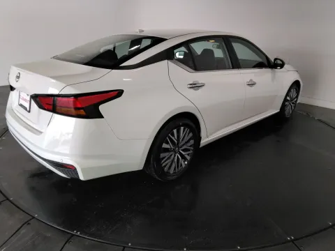 More photos of 2025 Nissan Altima 2.5 SV at Clement Pre-Owned, MO