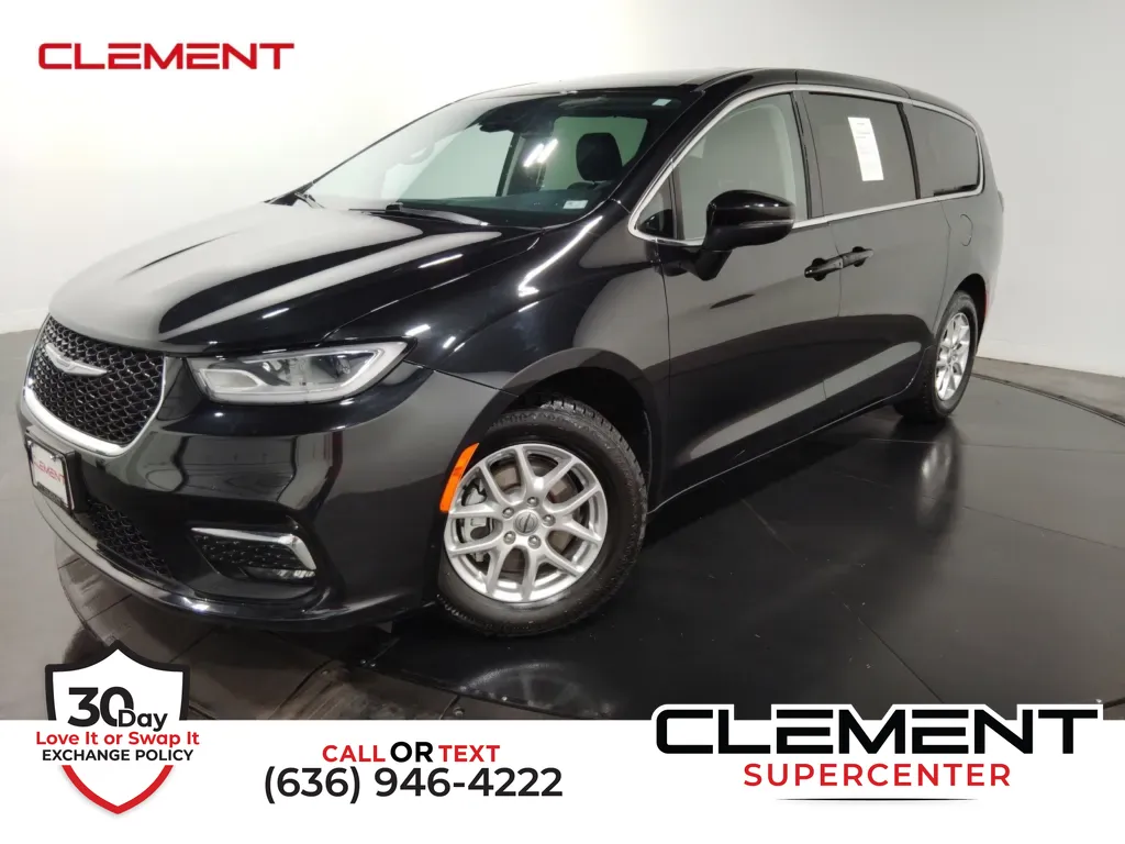 2023 Chrysler Pacifica Touring L for sale in Florissant, MO