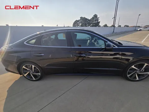 More photos of 2023 Hyundai Sonata SEL Plus at Clement Pre-Owned, MO