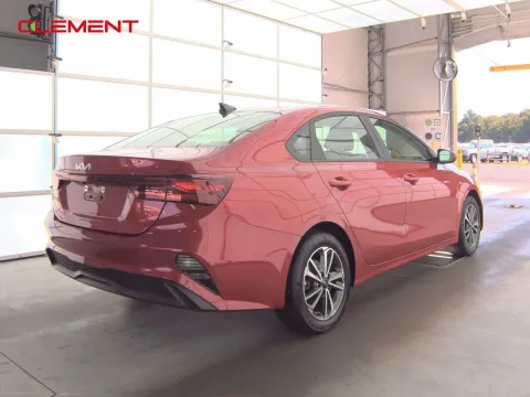 More photos of 2022 Kia Forte LXS at Clement Pre-Owned, MO