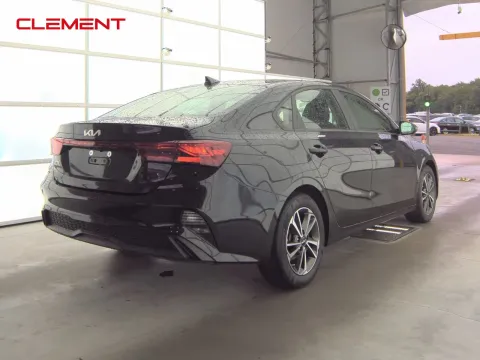 More photos of 2022 Kia Forte LXS at Clement Pre-Owned, MO