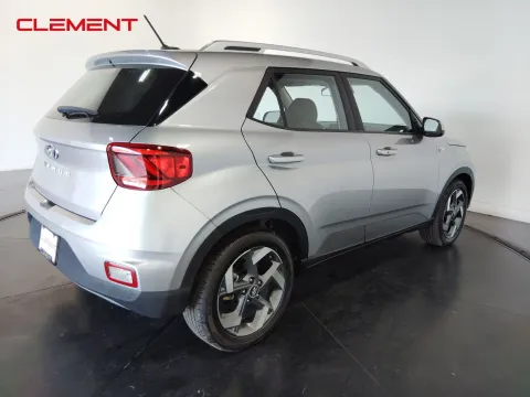 More photos of 2024 Hyundai Venue SEL at Clement Pre-Owned, MO