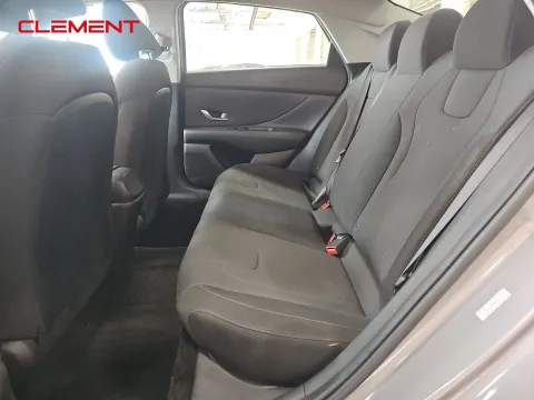 More photos of 2022 Hyundai Elantra SE at Clement Pre-Owned, MO