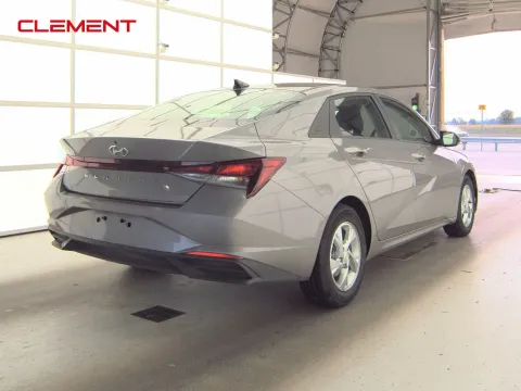 More photos of 2022 Hyundai Elantra SE at Clement Pre-Owned, MO