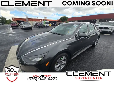 Gray 2023 Hyundai Sonata SE for sale in Florissant, MO