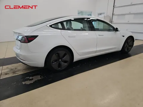 More photos of 2018 Tesla Model 3 Long Range at Clement Pre-Owned, MO