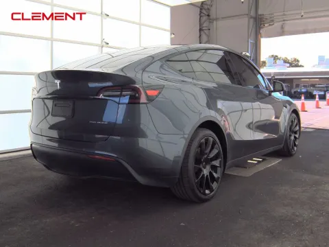 More photos of 2022 Tesla Model Y Long Range at Clement Pre-Owned, MO