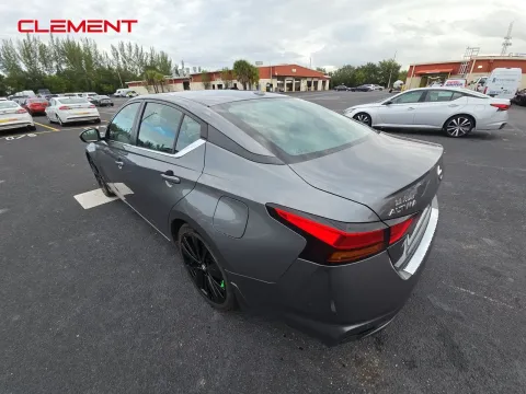 More photos of 2021 Nissan Altima 2.5 SR at Clement Pre-Owned, MO