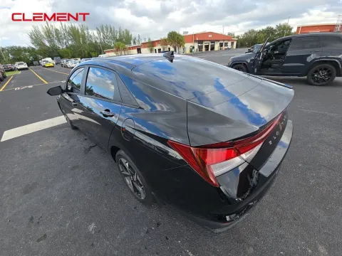 More photos of 2023 Hyundai Elantra SEL at Clement Pre-Owned, MO