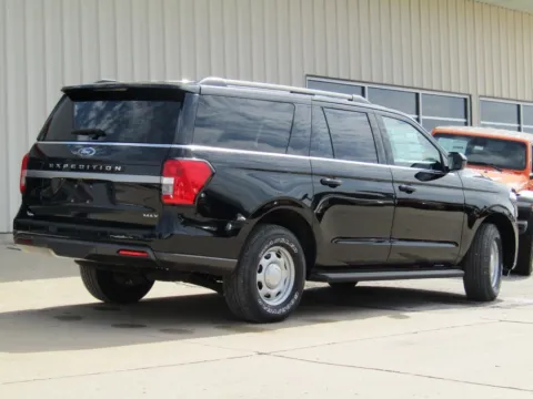 Another view of 2023 Ford Expedition Max XL for sale in Trenton, MO at Pettijohn Ford of Trenton