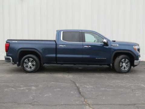 Photos of 2019 GMC Sierra 1500 SLT for sale in Trenton, MO at Pettijohn Ford of Trenton