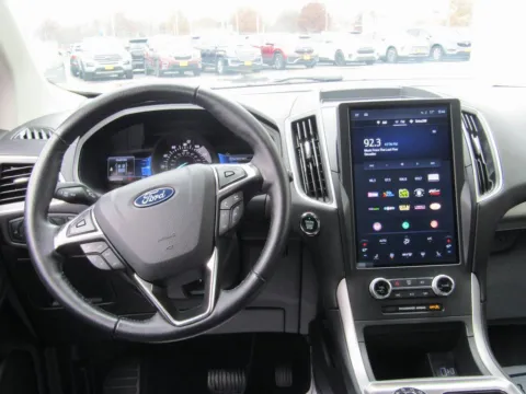 More photos of 2024 Ford Edge SEL at Pettijohn Ford of Trenton, MO