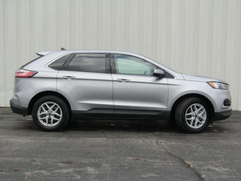 Photos of 2024 Ford Edge SEL for sale in Trenton, MO at Pettijohn Ford of Trenton