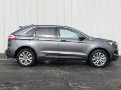 Photos of 2024 Ford Edge Titanium for sale in Trenton, MO at Pettijohn Ford of Trenton