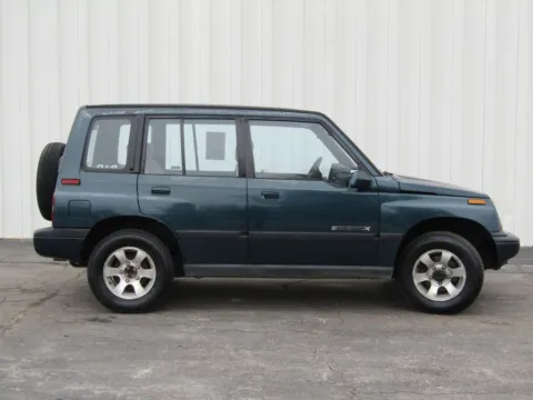 Photos of 1995 Suzuki Sidekick JLX for sale in Trenton, MO at Pettijohn Ford of Trenton