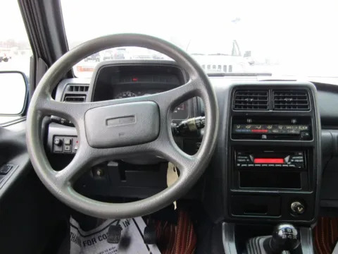 More photos of 1995 Suzuki Sidekick JLX at Pettijohn Ford of Trenton, MO