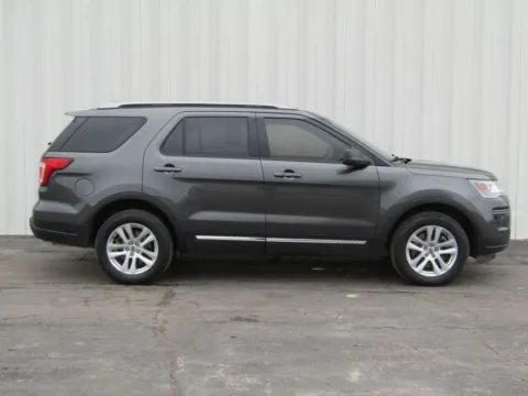 Photos of 2019 Ford Explorer XLT for sale in Trenton, MO at Pettijohn Ford of Trenton