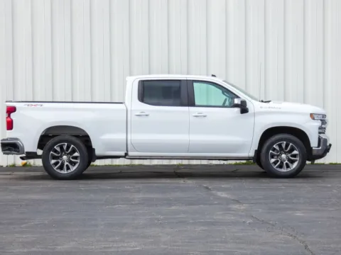 Photos of 2021 Chevrolet Silverado 1500 LT for sale in Trenton, MO at Pettijohn Ford of Trenton