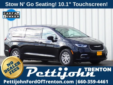 Black 2024 Chrysler Pacifica Touring L for sale in Trenton, MO