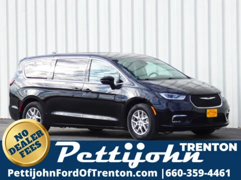 Black 2024 Chrysler Pacifica Touring L for sale in Trenton, MO